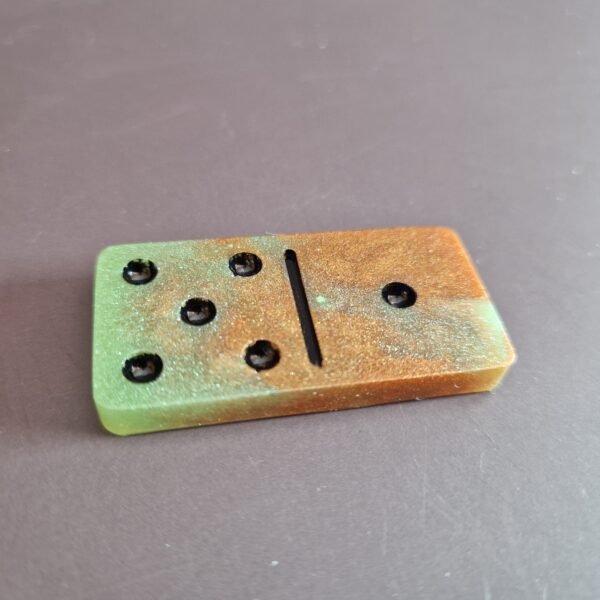 epoxy-domino
